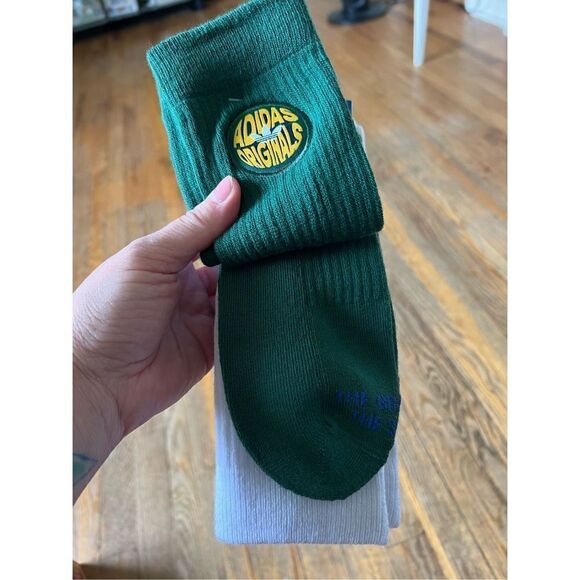 1 LEFT! Adidas Crew Socks Soecial Edition 3pk - Picture 2 of 6